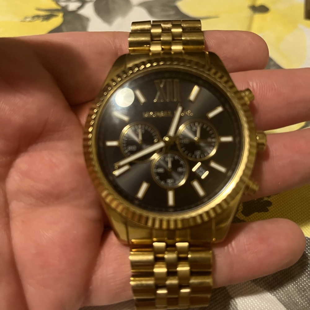 Michael kors men watch like brand new